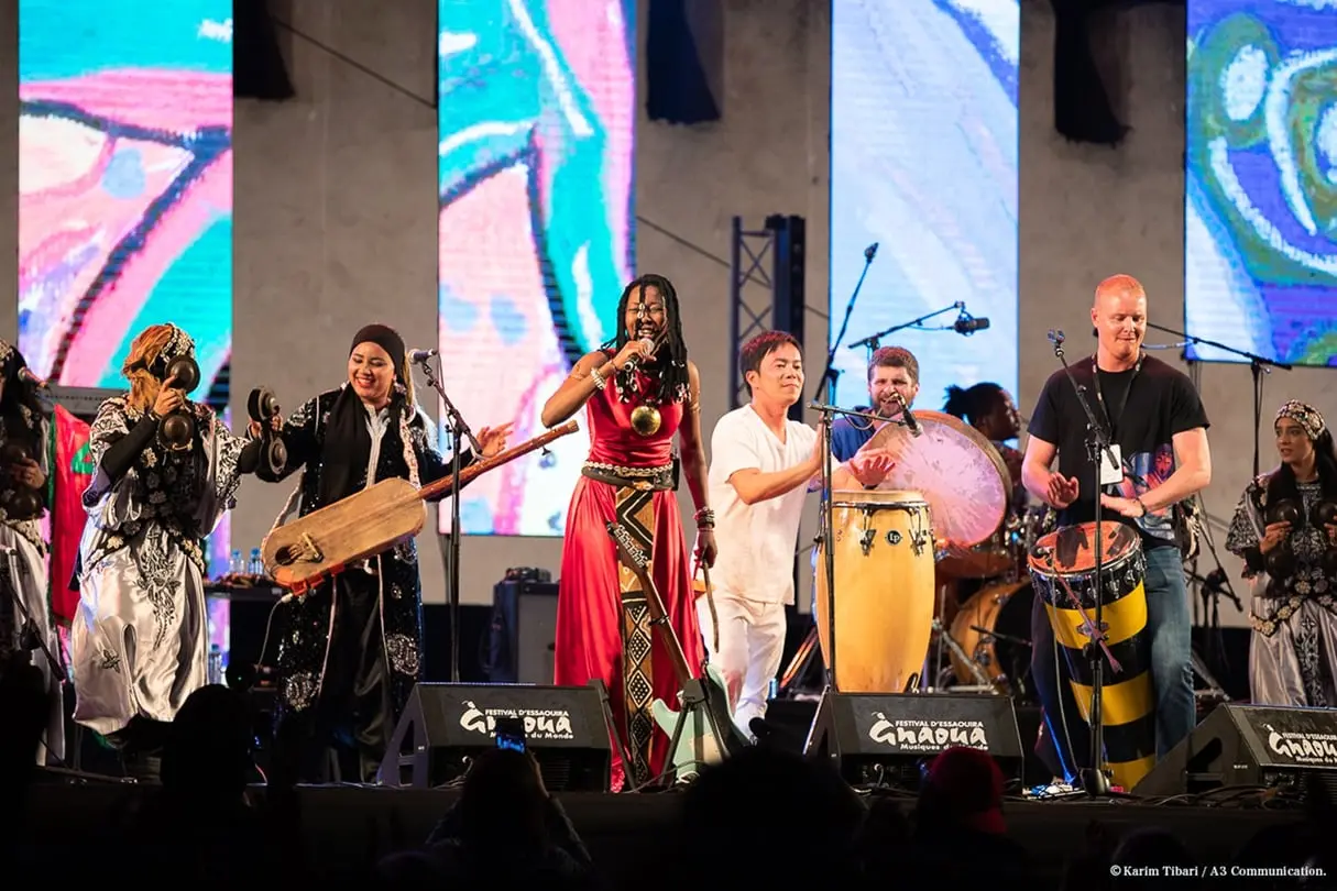 Bnat Timbouktou performing