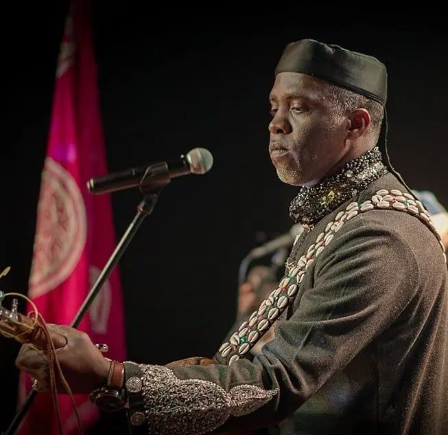 Hassan Boussou with Sêwaryé ensemble on European stage