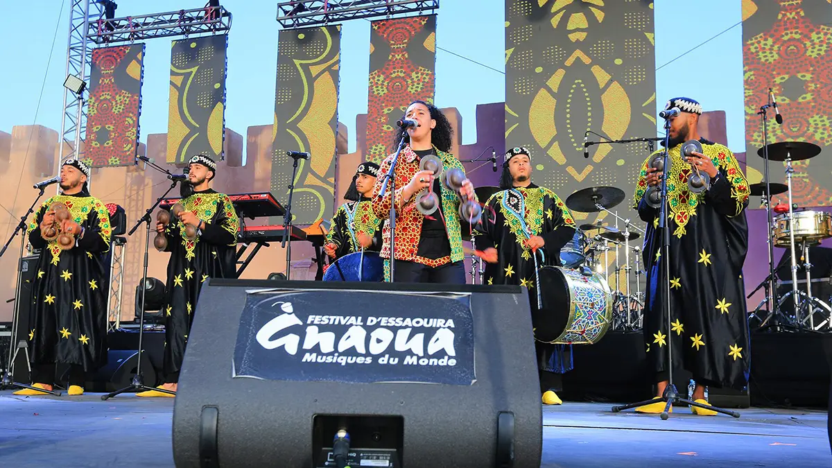 Hind Playing Guembri